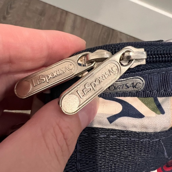 ❌SOLD❌NWOT LeSportSac XL Duffle w/Pochette 💙 - Picture 4 of 9